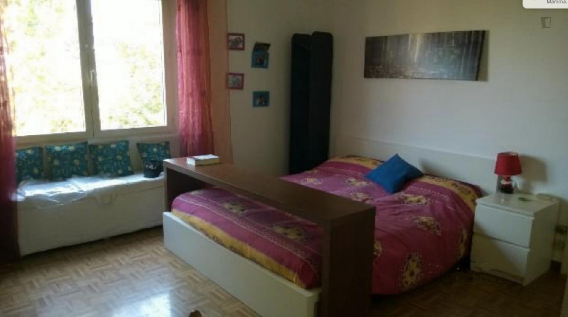 Double bedroom in Pigneto neighbourhood