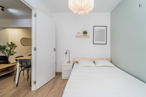 Appealing single bedroom