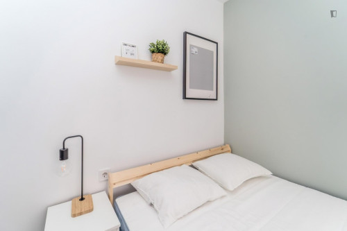 Appealing single bedroom