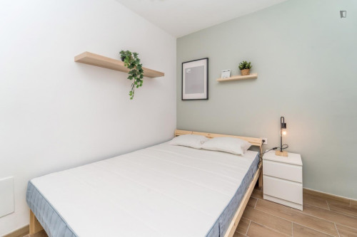 Appealing single bedroom