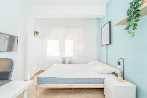 Cozy single bedroom in a property with balcony