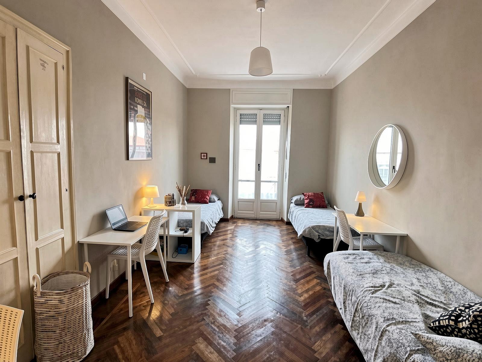 Bed In A 3-Bed Mixed Gender Room - 36