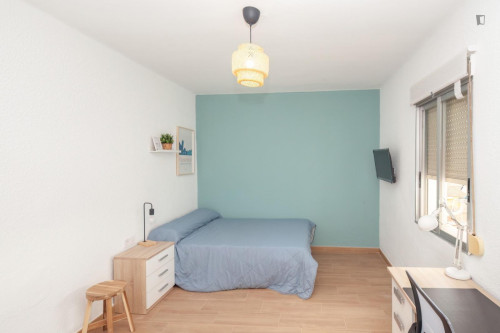 Appealing single bedroom