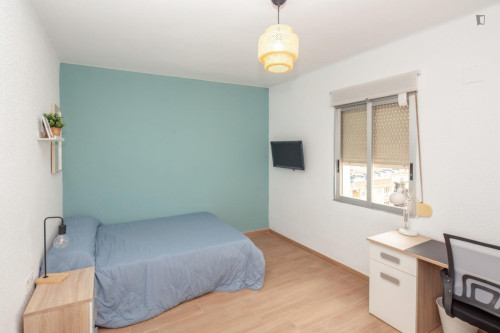 Appealing single bedroom