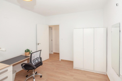 Appealing single bedroom