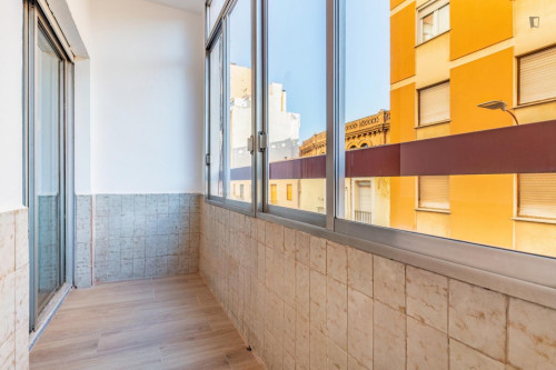 Great looking single bedroom