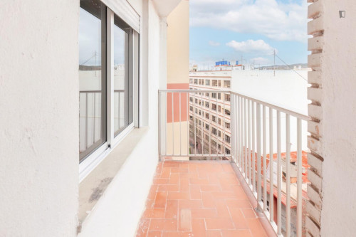Great looking single bedroom with balcony  - Gallery -  5