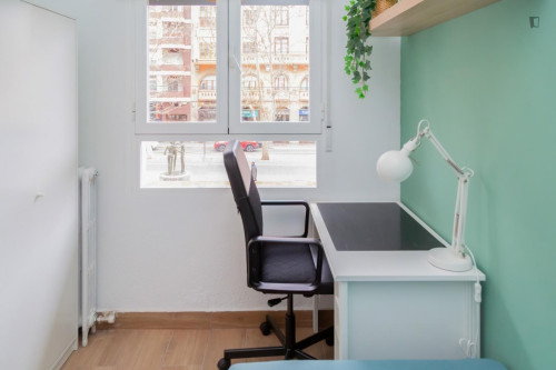 Appealing single bedroom