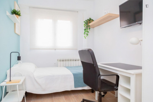 Appealing single bedroom