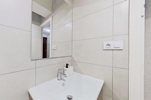 Cozy single bedroom  - Gallery -  5