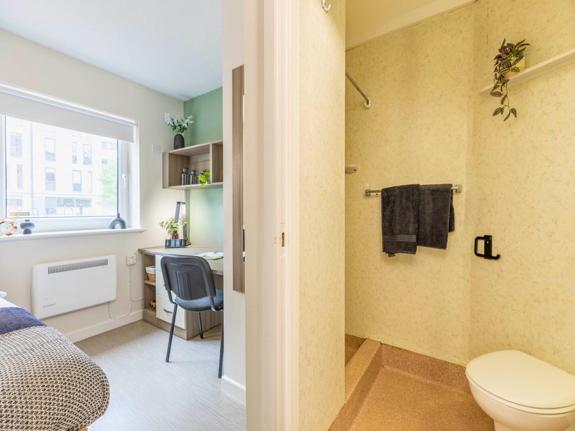  Accessible En-Suite  -  Hamwic Hall  - Gallery -  20