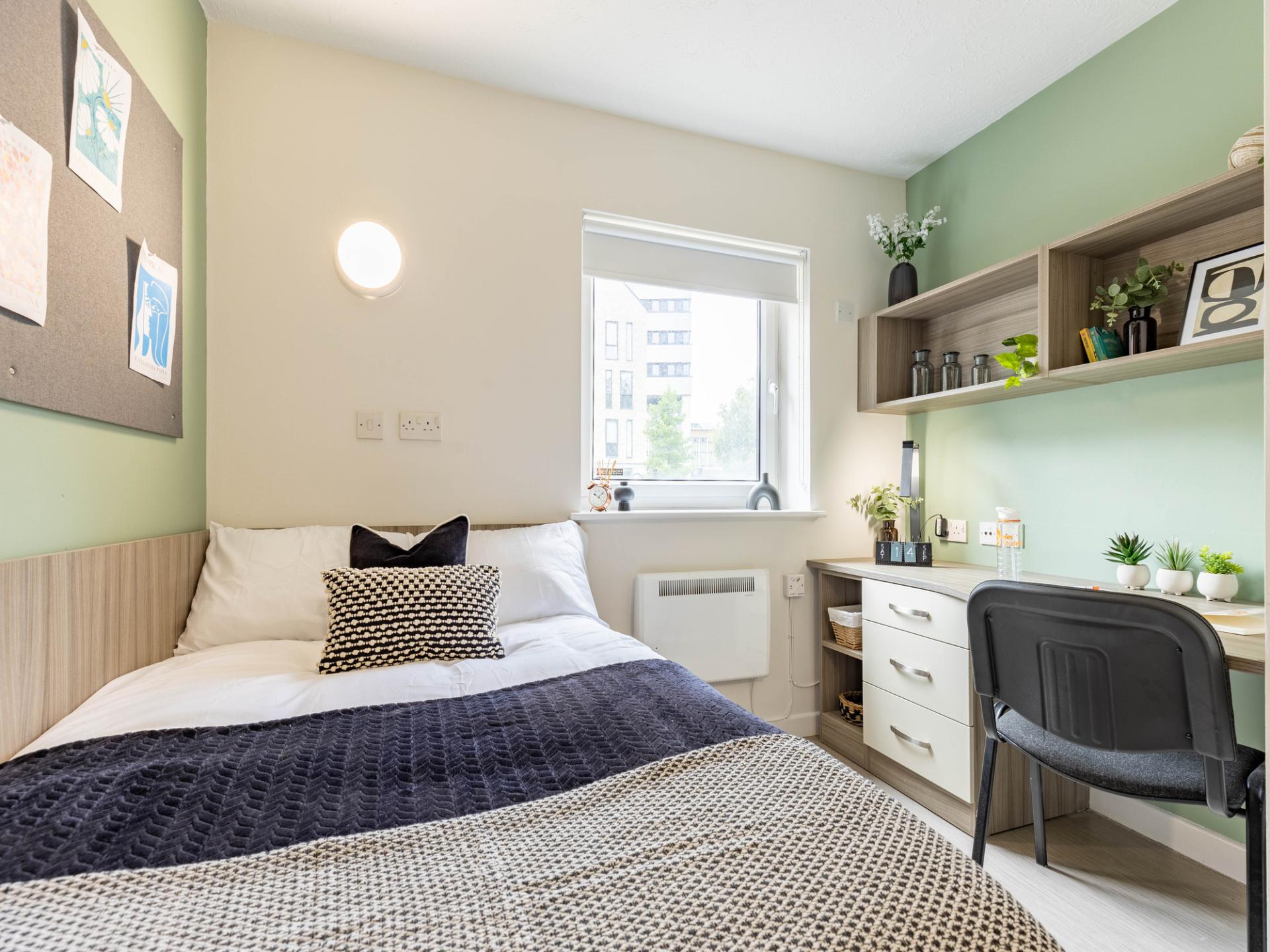  Accessible En-Suite  -  Hamwic Hall  - Gallery -  24