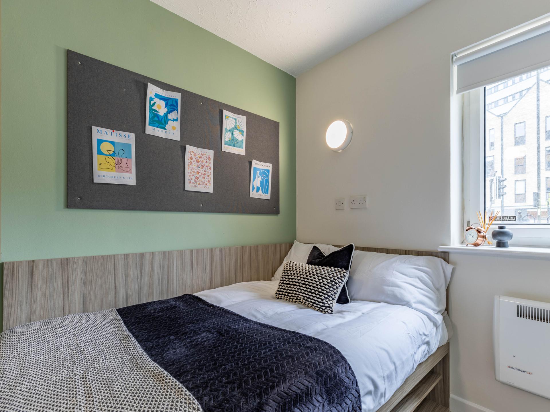  Accessible En-Suite  -  Hamwic Hall  - Gallery -  18