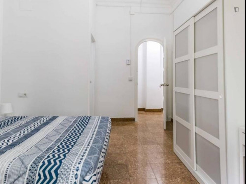 Large Great looking single bedroom in a property with balcony