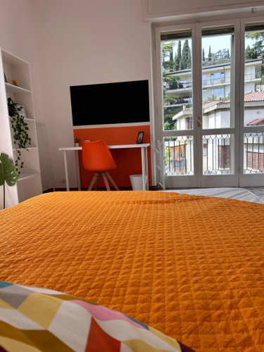 Lovely double bedroom in Valdonega