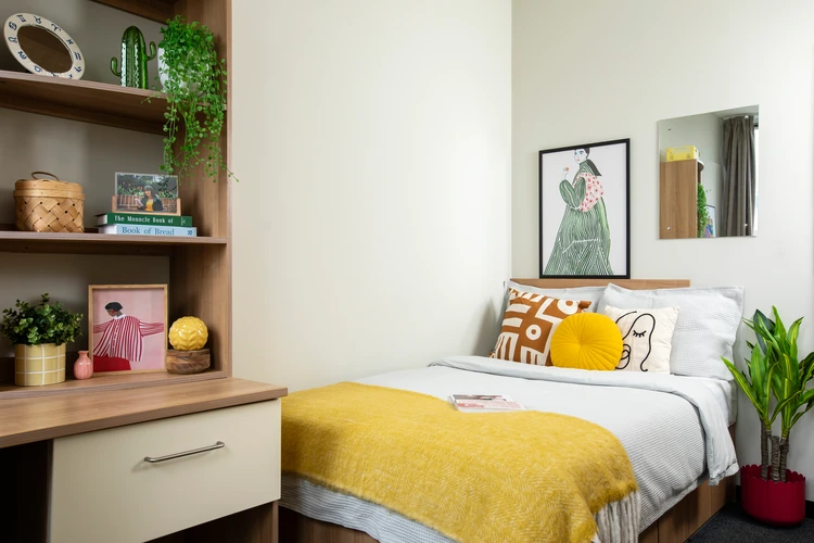 Favell House  - Gallery -  4