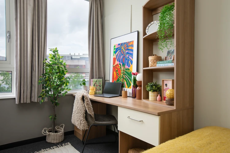  High Double Non En-Suite  -  Favell House  - Gallery -  2