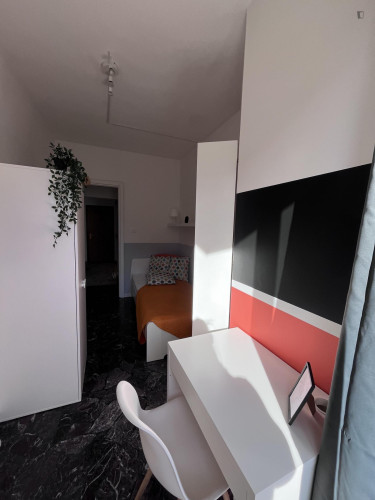 Airy single bedroom with a balcony, near the Santa Chiara train station