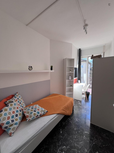 Airy single bedroom with a balcony, near the Santa Chiara train station