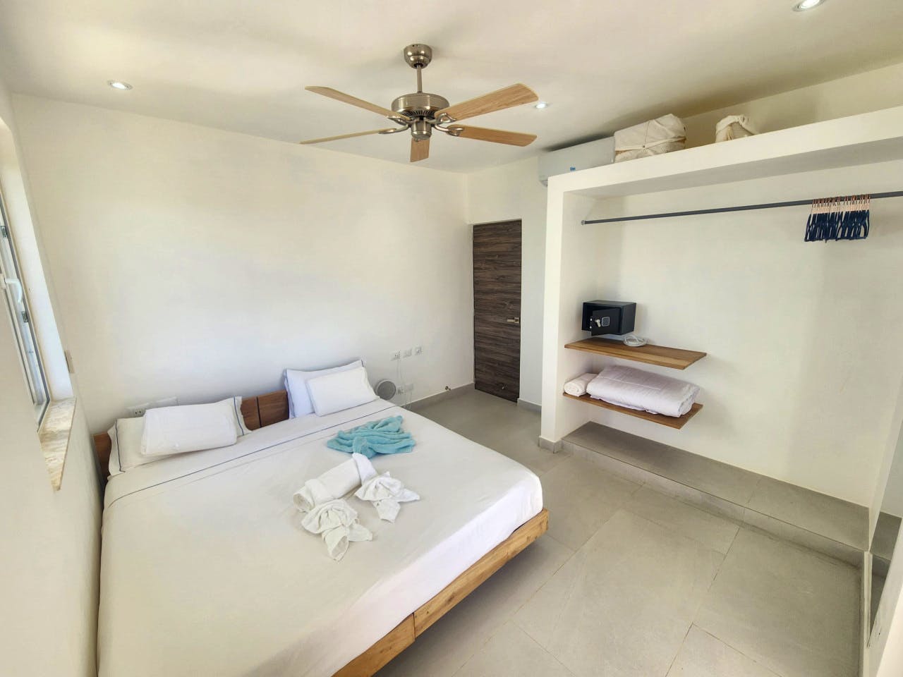  Hill View E  -  Luxury villa w/infinity pools shared garden minutes away from the beach  - Gallery -  9