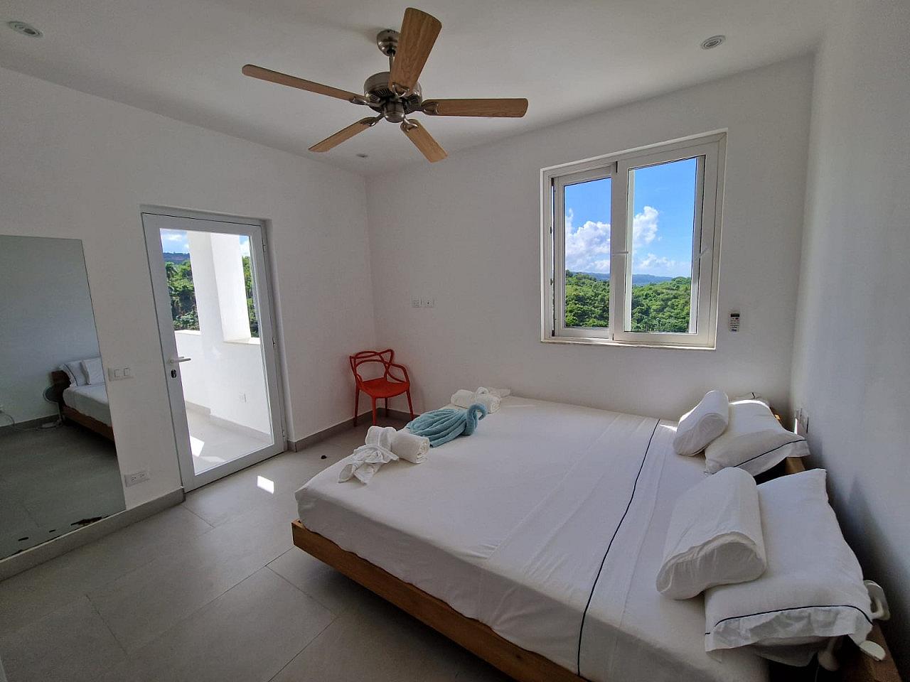  Hill View E  -  Luxury villa w/infinity pools shared garden minutes away from the beach  - Gallery -  27