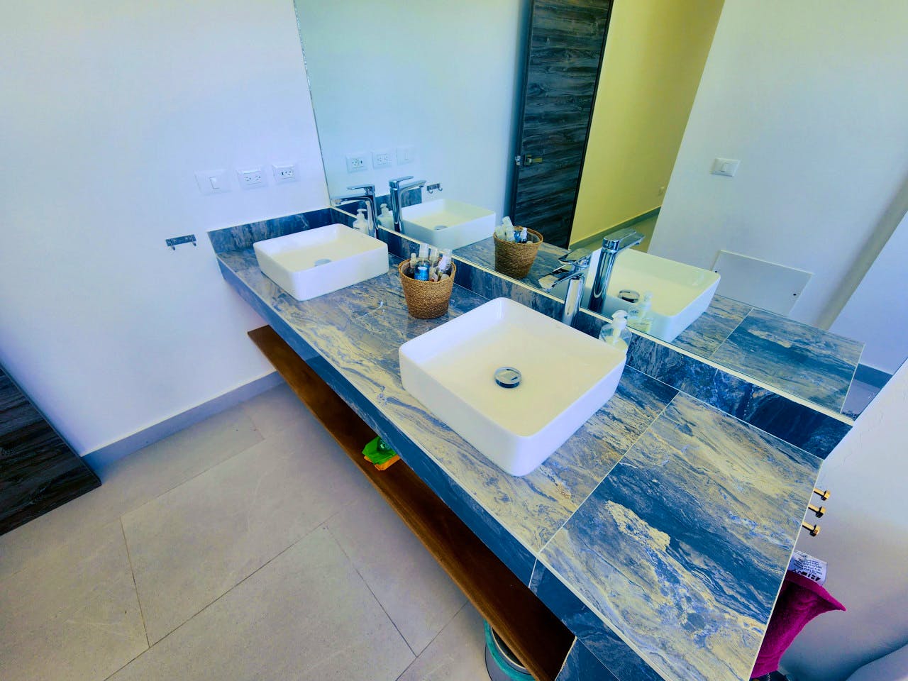  Hill View E  -  Luxury villa w/infinity pools shared garden minutes away from the beach  - Gallery -  5
