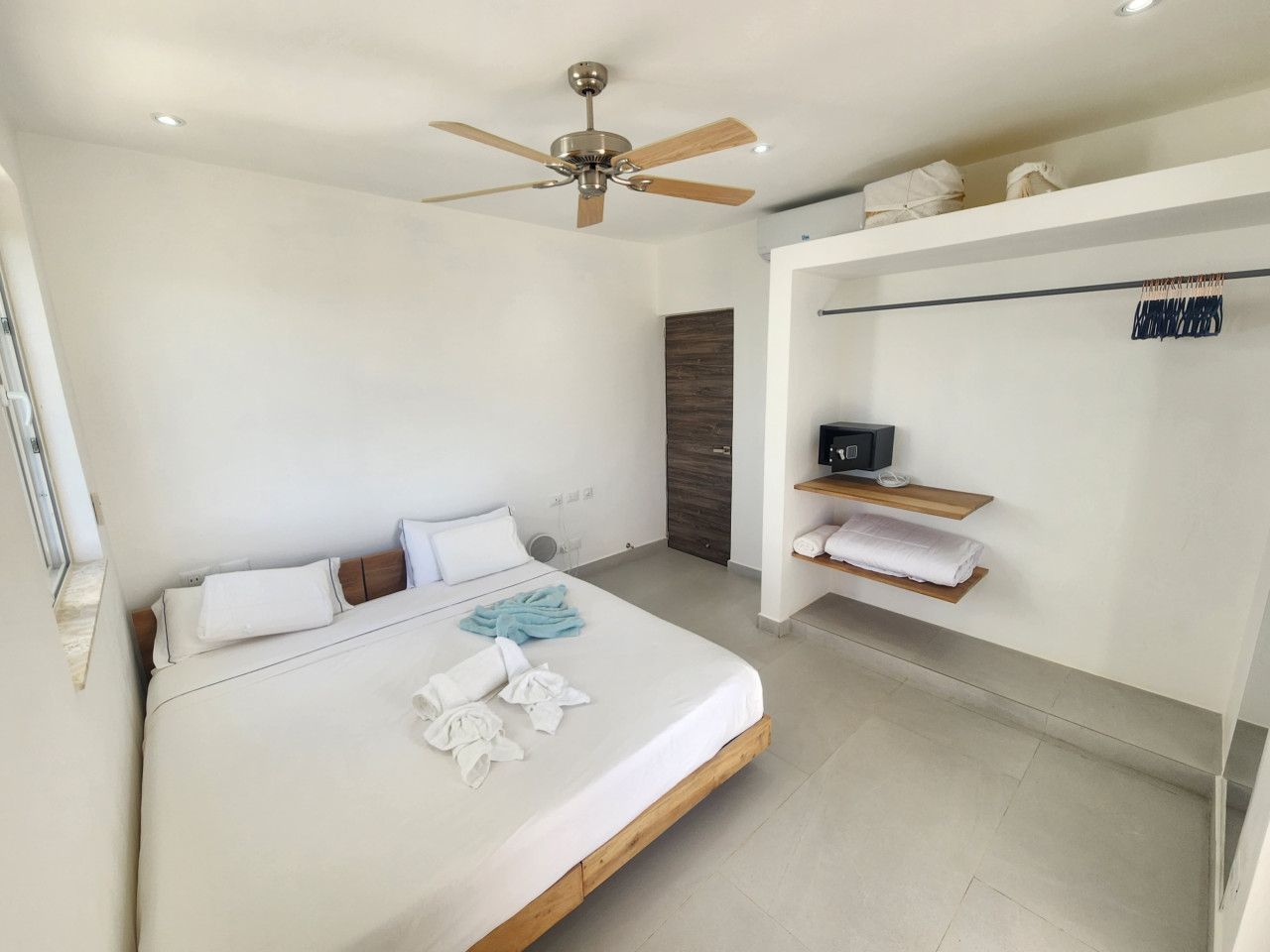  Hill View E  -  Luxury villa w/infinity pools shared garden minutes away from the beach  - Gallery -  22
