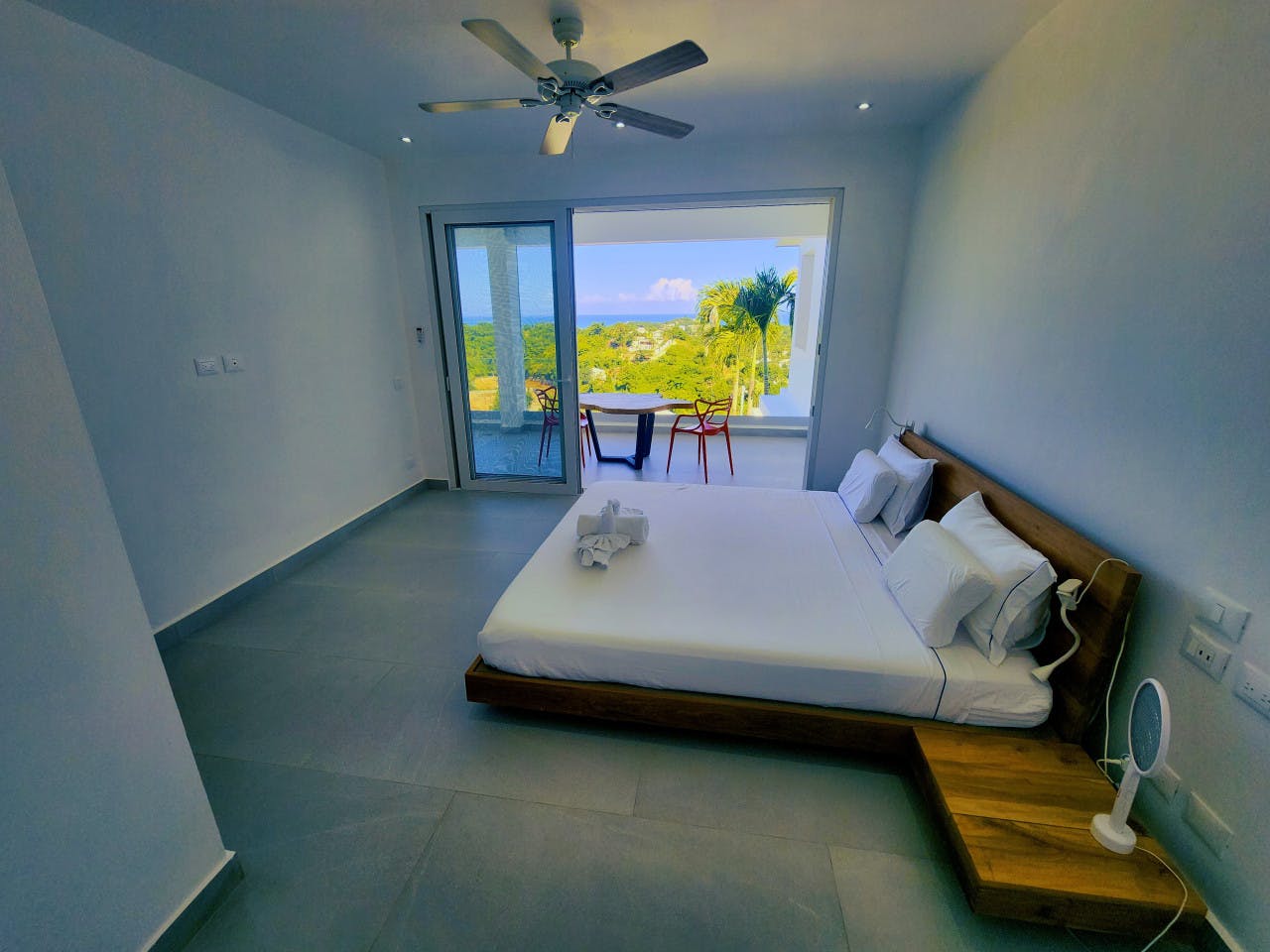 Suite Seaview  -  Luxury villa w/infinity pools shared garden minutes away from the beach  - Gallery -  5