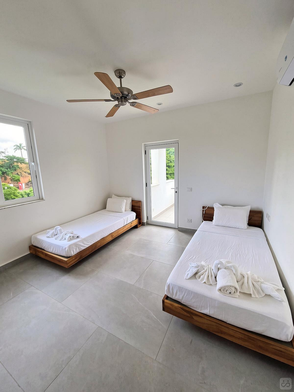  Sunrise - 4 Rooms  -  Luxury villa w/infinity pools shared garden minutes away from the beach  - Gallery -  11