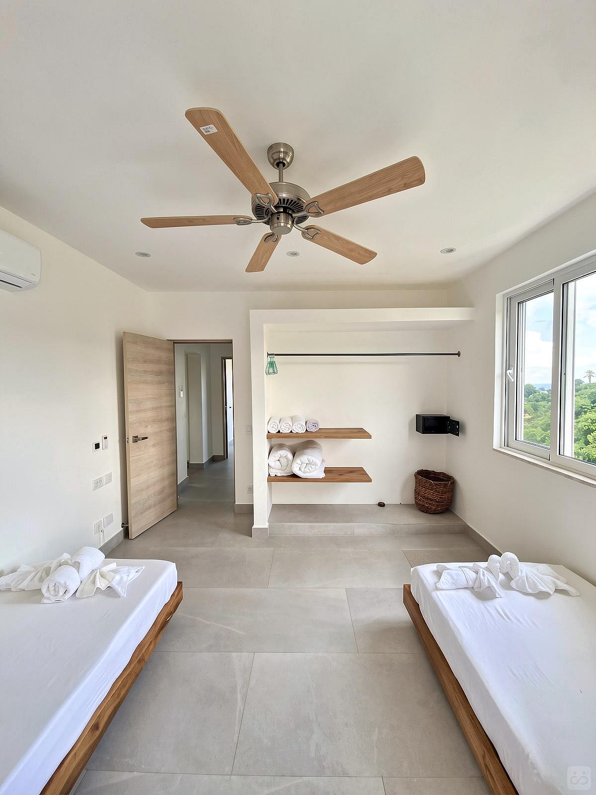 Sunrise - 4 Rooms  -  Luxury villa w/infinity pools shared garden minutes away from the beach  - Gallery -  12