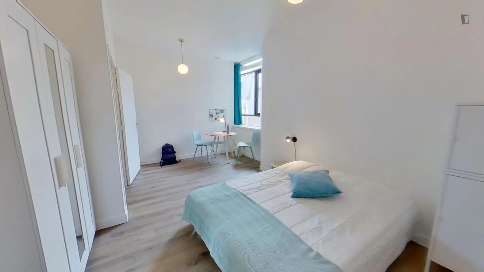 Delightful Double Ensuite Bedroom In Proximity To Bois Colombes Train Station - 1