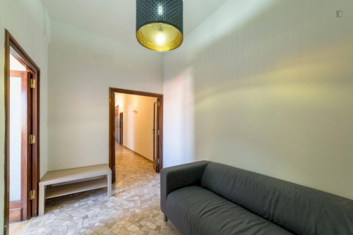 Cool double bedroom close to Campo di Marte station - Gallery - 7