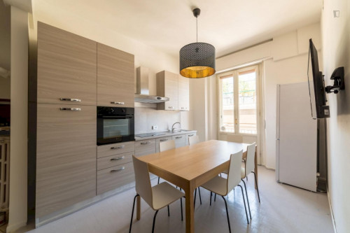Cool double bedroom close to Campo di Marte station - Gallery - 16