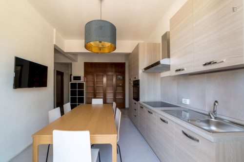 Cool double bedroom close to Campo di Marte station - Gallery - 20