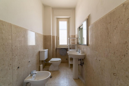 Cool double bedroom close to Campo di Marte station - Gallery - 14