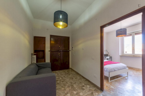 Cool double bedroom close to Campo di Marte station - Gallery - 6
