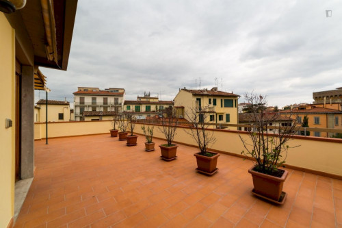 Cosy double bedroom with balcony close to Florence city centre	 - Gallery - 4