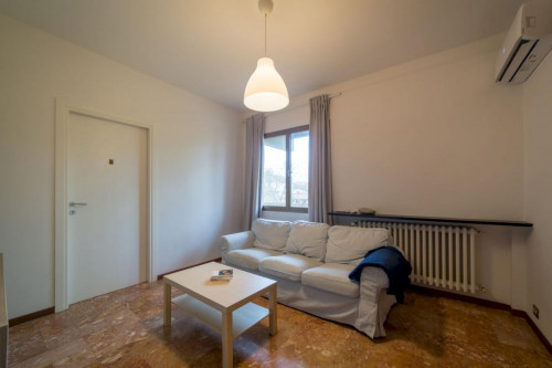 Cosy double bedroom with balcony close to Florence city centre	 - Gallery - 17