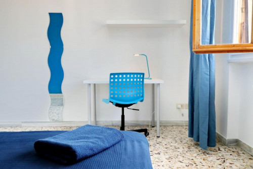 Luminous double bedroom not far from Università degli Studi di Firenze - Scuola di Economia e Management - Gallery - 15