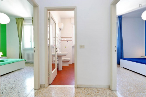 Luminous double bedroom not far from Università degli Studi di Firenze - Scuola di Economia e Management - Gallery - 10
