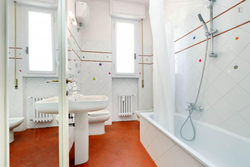 High-quality double bedroom not far from Università degli Studi di Firenze - Scuola di Economia e Management - Gallery - 16