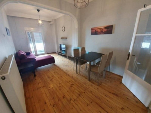Nice Double Bedroom with balcony, near Atatürk Museum