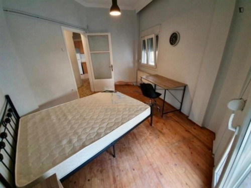 Nice Double Bedroom with balcony, near Atatürk Museum