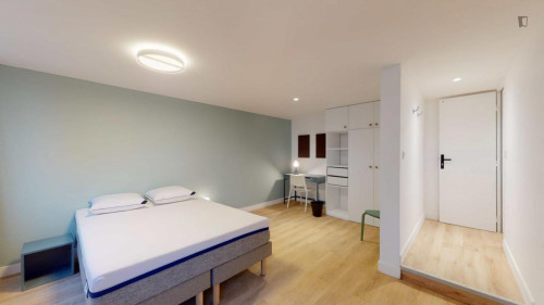 Big double ensuite bedroom in Roquette