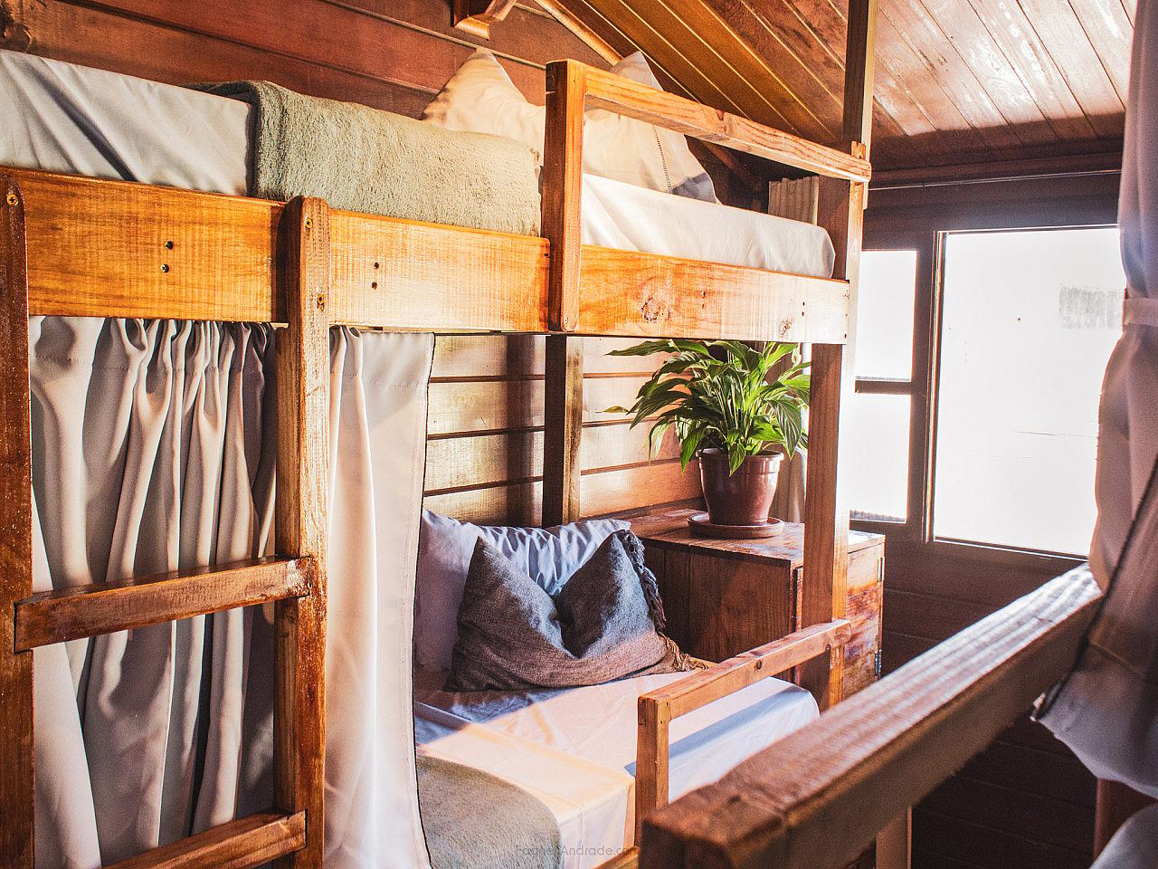  Bed In A 6-Bed Females Only Room  -  Dynamic Coliving & Coworking Community in Charming Lagoa Da Conceição  - Gallery -  21