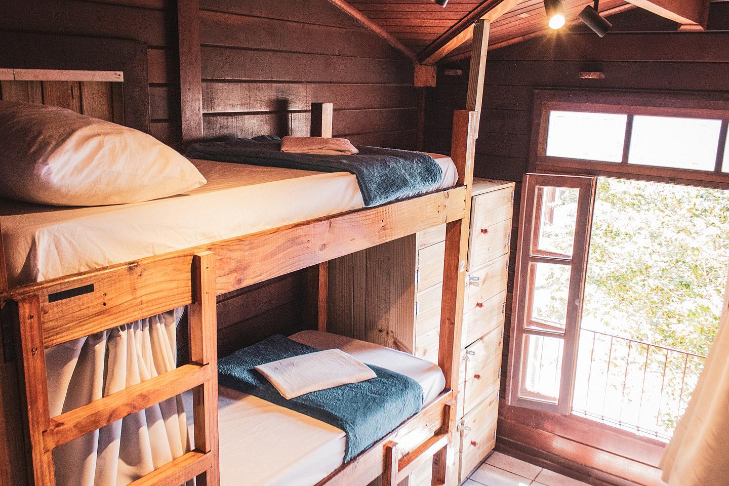  Bed In A 8-Bed Mixed Gender Room  -  Dynamic Coliving & Coworking Community in Charming Lagoa Da Conceição  - Gallery -  23