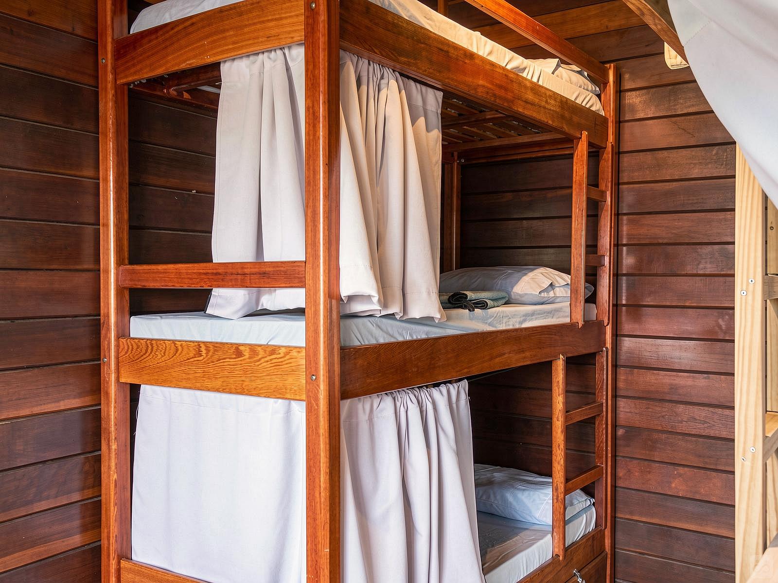  Bed In A 8-Bed Mixed Gender Room  -  Dynamic Coliving & Coworking Community in Charming Lagoa Da Conceição  - Gallery -  40