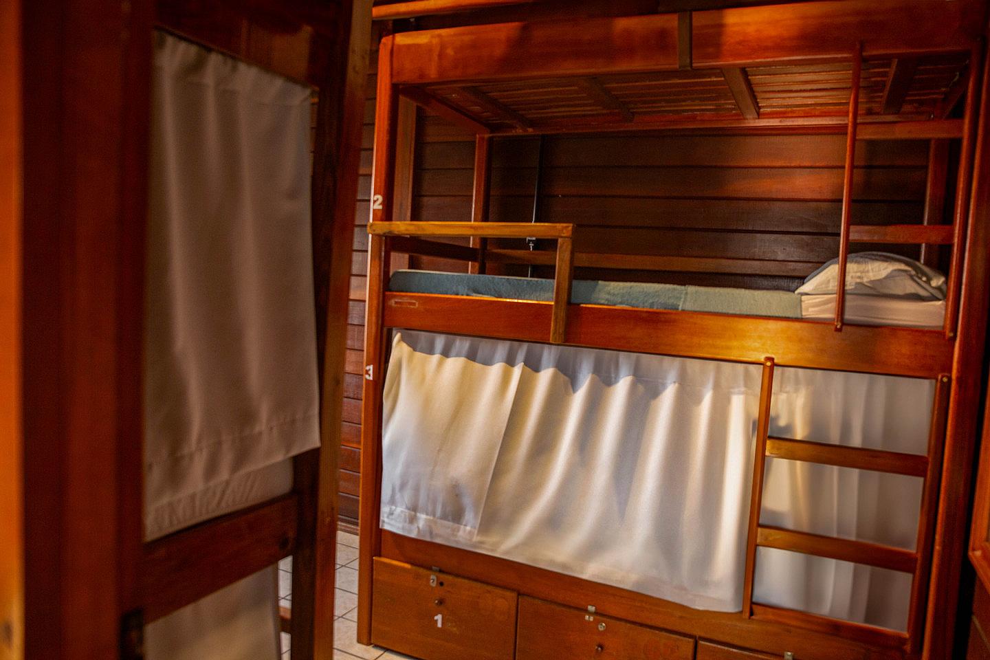  Bed In A 8-Bed Mixed Gender Room  -  Dynamic Coliving & Coworking Community in Charming Lagoa Da Conceição  - Gallery -  33