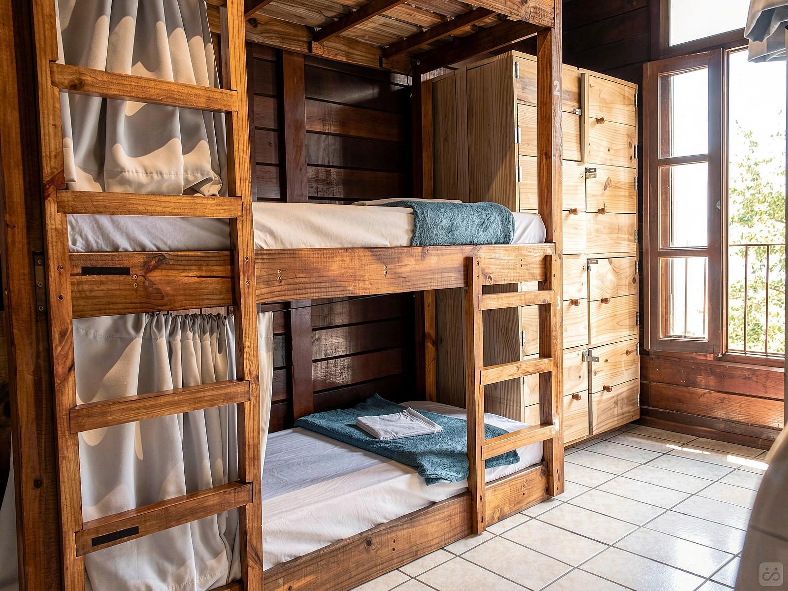  Bed In A 8-Bed Mixed Gender Room  -  Dynamic Coliving & Coworking Community in Charming Lagoa Da Conceição  - Gallery -  36