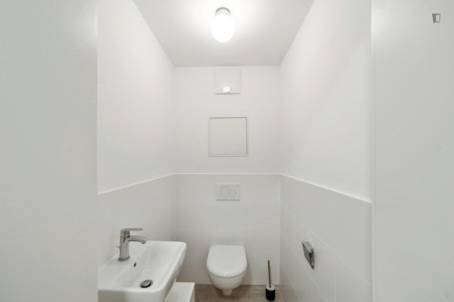 Neat single bedroom with balcony in Lend